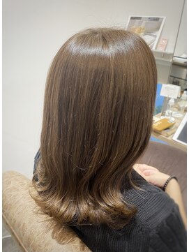 ヌー 一宮(nuu) くびれ外ハネ×アッシュベージュ