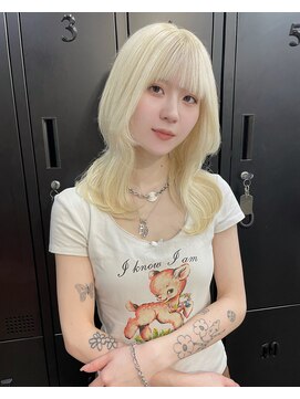 ジーナ(XENA) 顔型別ヘアスタイル特集 ホワイトブロンド