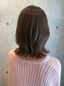 ロッカヘアエジェ(ROCCA hair eje.) ベージュ外ハネレイヤーオリーブグレー