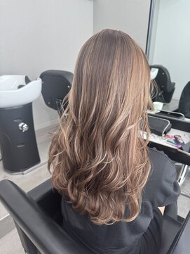 ベージュハイライトバレイヤージュケアブリーチダブルカラー