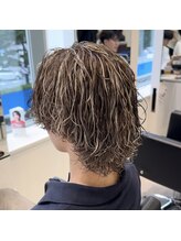 ocean独自の技術力で作る、再現性の高い ＜パーマメメンズハイライト＞そのデザインをご紹介（men's）