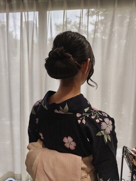 アンベリールフルー(EMBELLIR fleur) 品のある低めシニヨンスタイルの浴衣のヘアアレンジ