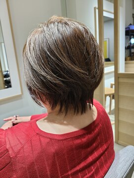 ヘアサロン R3 お手入れ簡単ショートヘアー13