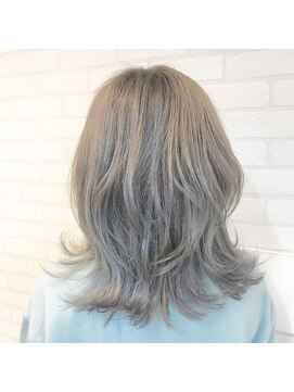 エミタス 練馬(emi+ Hair & eyelash) 透明感グレーとウルフヘア◎10代20代30代