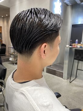 エフエム 明大前(FM) バーバー 前下がり/ツイスパ/ビジネス/フェードカット