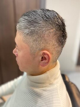 バーバーバー 四谷(BARBER-BAR) ワンセクションフォワードシェープスタイル