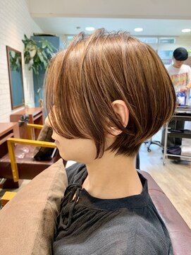 ブロッサム 大塚店(Blossom) 大人可愛い20代30代40代黒髪前下がりショートボブ丸みショート