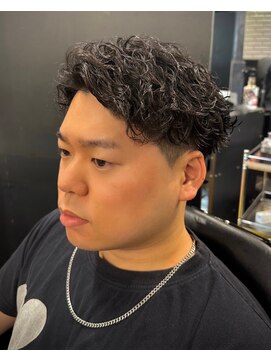 ビンゴ(BINGO) 1329波巻きツイストスパイラルパーマ刈り上げフェードバーバー