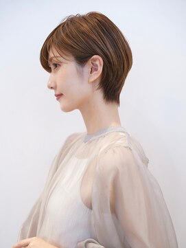 アイスバーグ ウェスト 清澄白河(eyesburg W/est) 20代30代大人可愛い小顔ショート前下がりショートハイライト