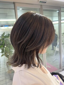 リー 四ツ橋(Lee) 【kanna】ミディアムレイヤーカット