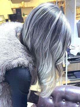 ブレイズヘアー(BLAZEhair) 【ハイトーン】ホワイトグレージュバレイヤージュ×ブリーチ２回