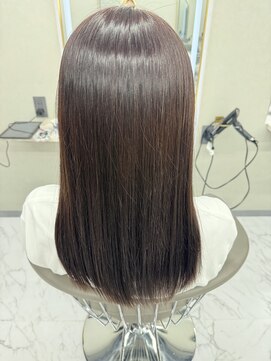 リノ 金山(Rino) デザインカラー/レイヤーカット/ウェットヘア/オリーブベージュ