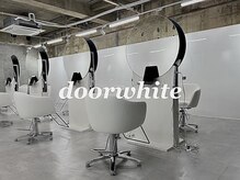 ドアホワイト(door white)