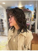 アッシュグレーボブ ヘアアレンジプードルパーマロングヘア