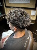 ヒロギンザ 池袋 サンシャイン通り店(HIRO GINZA)&nbsp;スペインカール　スキンフェード　メッシュ　海外風　池袋