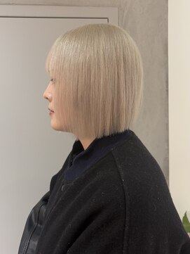 ヨーク(YOKE) 【YOKE】ハイトーンボブ切りっぱなしボブホワイトブロンド