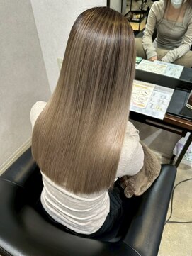 メリー オオサカ(Merly Osaka) straight balayage