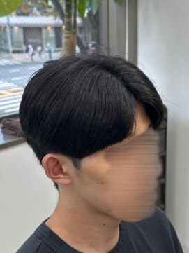 フイ 新宿3丁目(Hui) フェザーパーマ/グレーブルーカラー／刈り上げショートパンク