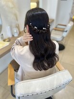 シー(she.)&nbsp;ハーフアップ　ねじりハーフ　お呼ばれヘア