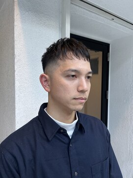 ジリ(JILI) 【JILI】ショートバング フェード バーバー メンズ ◎上辻