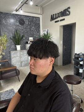 オルミス(ALLUMIS) 刈り上げマッシュ