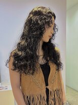 ヘアーアイストゥーレ(HAIR ICI TRE)&nbsp;ロングスパイラルパーマくるくるパーマニュアンスパーマ