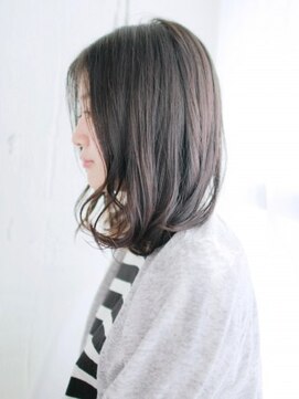ヘアメイク ナル(hair make nalu) ツヤ感カラーのカールボブスタイル