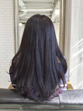 プレジール (Plaisir) ツヤツヤインナーカラー紫　毛先まとまるカット　ロング