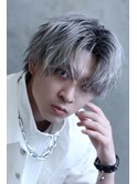 束感ショート【センターパートウルフ】シルバーカラー