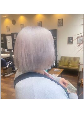 ヘアーワークス ボナ(HAIR WORKS bona.) ハイトーン透明感カラー/髪質ケアカラー/丸みボブ