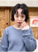 ショートボブ　ミニボブ　黒髪　くるくる　ハイライト