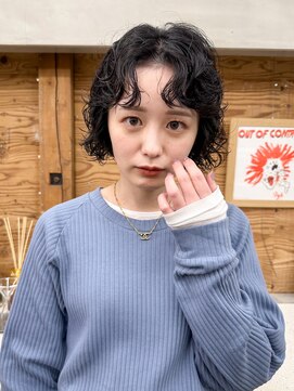 トゥコ(tuco) ショートボブ　ミニボブ　黒髪　くるくる　ハイライト