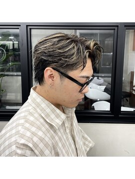 ニコ トウキョウ ロジック(nico TOKYO Logic) センターパート　ニュアンスパーマ　フェザーパーマ