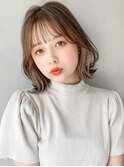 美髪ミニウルフホワイトグレージュイヤリングカラー外ハネボブa