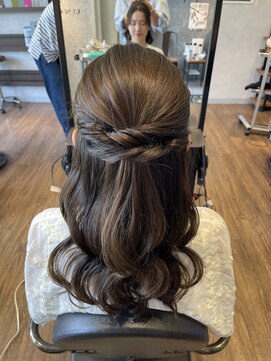 アンシェル(UNCHEL) ナチュラルハーフアップ