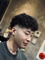 メグロバーバーショップロッポンギ 目黒六(MEGURO BARBER SHOP 6PPONGI) スペインカール/スキンフェード