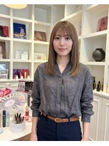 ハーツオオサカ(HE:ARTS OSAKA) 顔まわりレイヤーミディアムスタイル