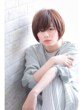 エルデ ナインズ ヘアー スタンド 川口店(elde 9's HAIR STAND) セミウェットでスポンテニアスな大人かわいい前下がりボブ 川口