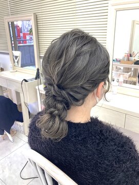 リサ 恵比寿(risa.) 編みおろしアレンジ