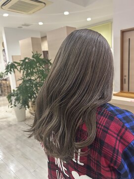 シュウ 安城店(Shu) ベージュカラー