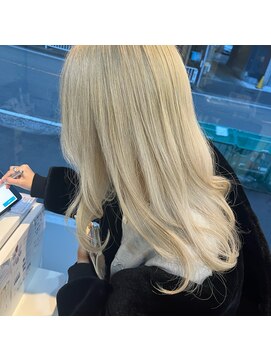 パーミル ヨコハマ(permille Yokohama) ホワイトブロンド