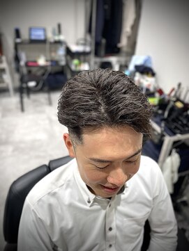 プラウド(PROUD) センターパート無造作パーマニュアンスパーマ/田町/床屋