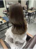 オリーブベージュ