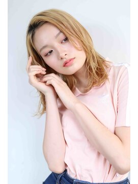 モコ(MOCO) 透明感のあるベージュで明るく華やかな雰囲気に