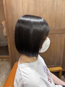 うる艶前下がりボブ