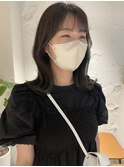 【松本咲花】ミディアムレイヤーカットオリーブベージュ春カラー