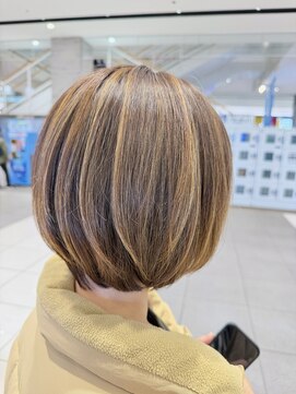 ゼル 桶川ベニバナウォーク店(ZELE) ショートボブ