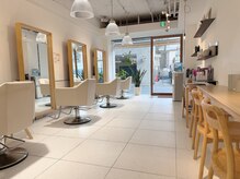 ハナサカヤヘアーサロン(hanasakaya hair salon)の雰囲気(北欧cafe風のくつろぎサロンで上質ケアを。本通り徒歩1分隠れ家)