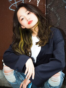 ノラ シンディ(NORA CYNDY) 【CYNDY WATARU】黒髪×レモンイエロー!お洒落インナーカラー☆