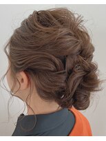 アントミ(...and tomi)&nbsp;お団子風シニヨン